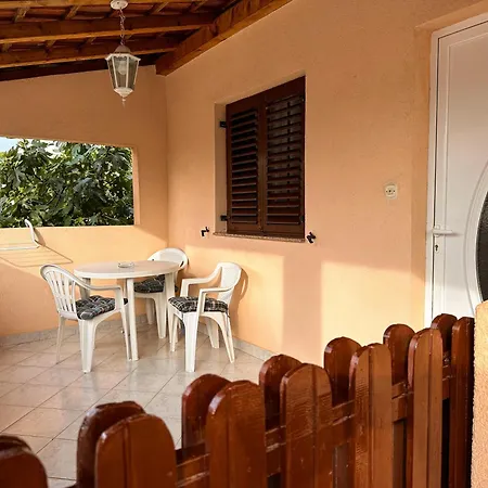 Toni Privlacka 32 Apartman Zára