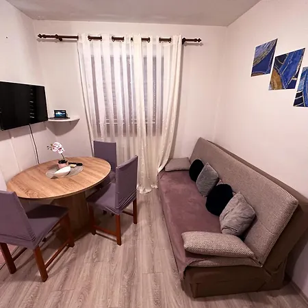 Toni Privlacka 32 Apartman Zára