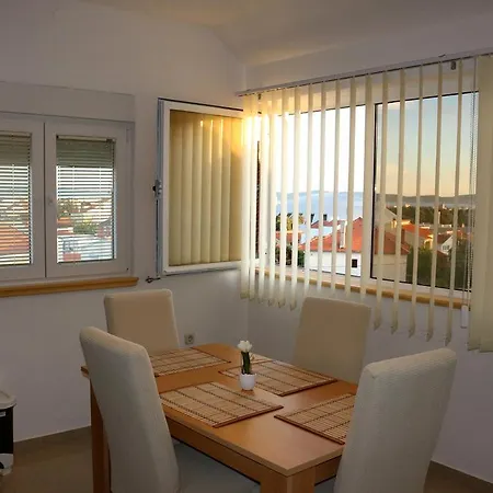 Toni Privlacka 32 * Zára